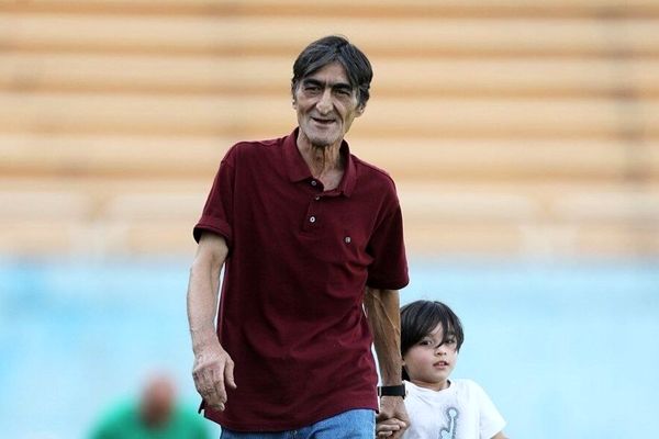 صحبت‌های جالب ناصر محمدخانی درباره هاشمیان و ماشین علی پروین