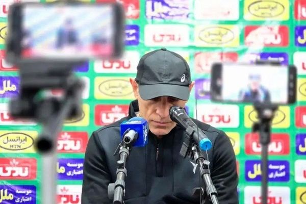 یحیی گل‌محمدی از سرمربی گری فولاد استعفا داد