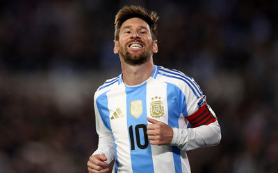 حضور مسی و بادیگاردش در تیم ملی آرژانتین با کیف های عجیب!