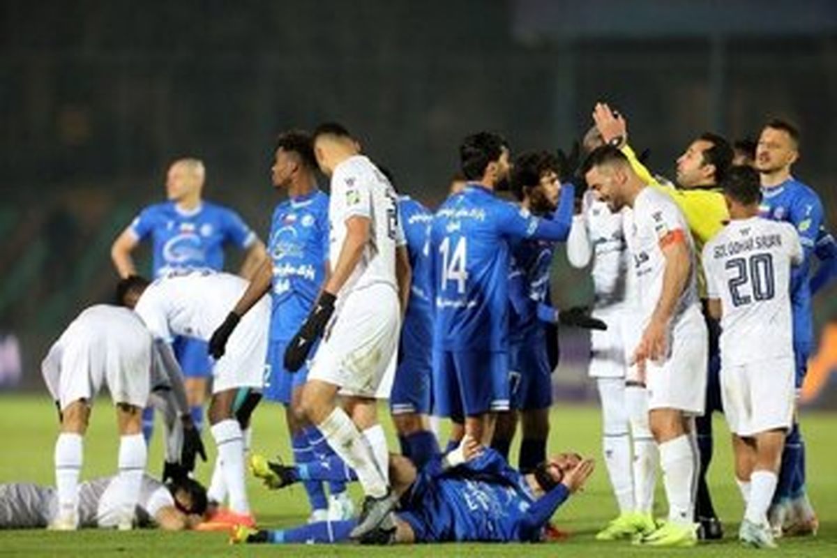 داور بازی استقلال - ملوان تا نیم فصل محروم میشود