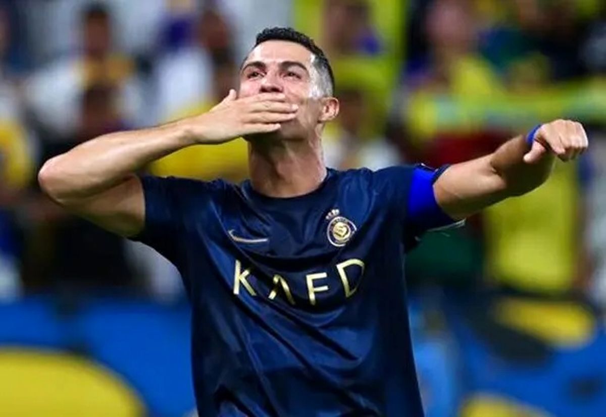 سن واقعی رونالدو چند سال است؟