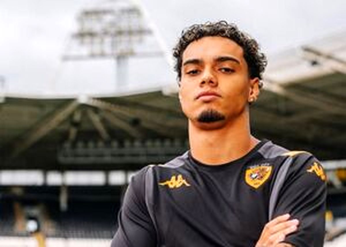 پسر رونالدینیو از زیر سایه پدر جدا می‌شود