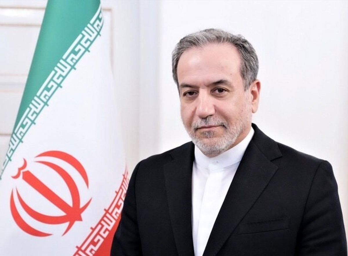 وقتی عراقچی فوتبال بازی می‌کرد/ تصاویر