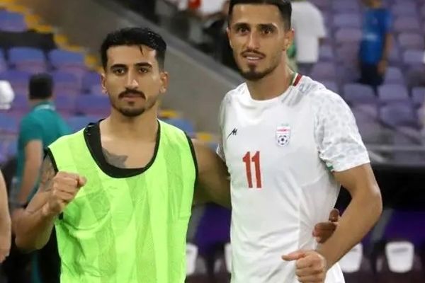 ببینید/ دو ستاره استقلال و پرسپولیس زیباترین قاب بازی دیشب را ساختند