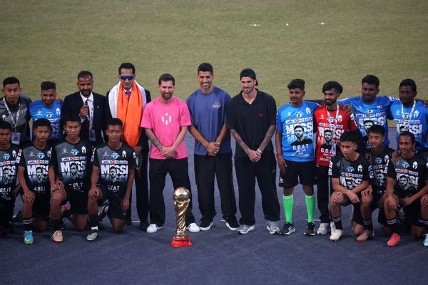 درآمدزایی عجیب مسی از سفر به هند؛ سلام و عکس بیش از ۱۱ هزار دلار