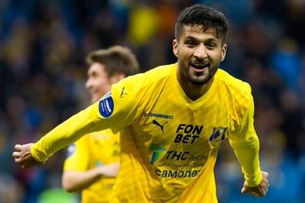 اخراج جنجالی محمد محبی روسیه؛ لمس داور زن یا خطای خشن؟