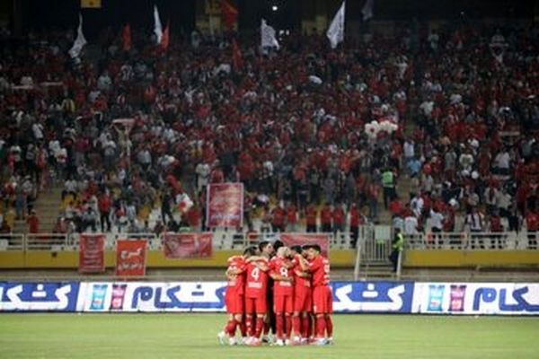 اتفاق عجیب در تبریز؛ مردان برای بازی زنان به ورزشگاه رفتند