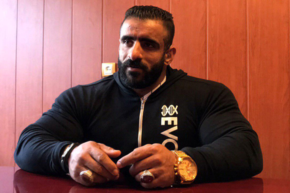 ببینید/ تصویر رهبر انقلاب بک‌گراند گوشی هادی چوپان 