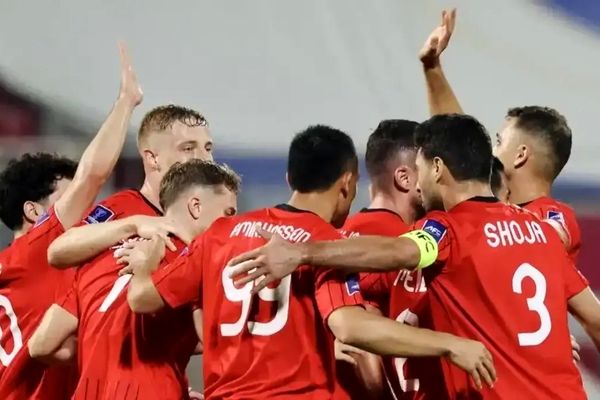 اسکوچیچ عصبانی شد؛ بیرانوند شال و کلاه کرد!