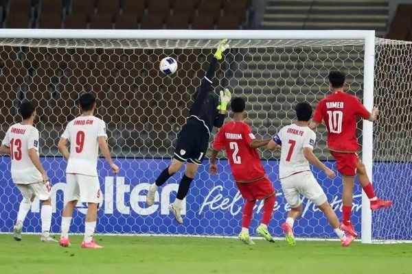  احضار مسئولان فدراسیون فوتبال به وزارت ورزش

