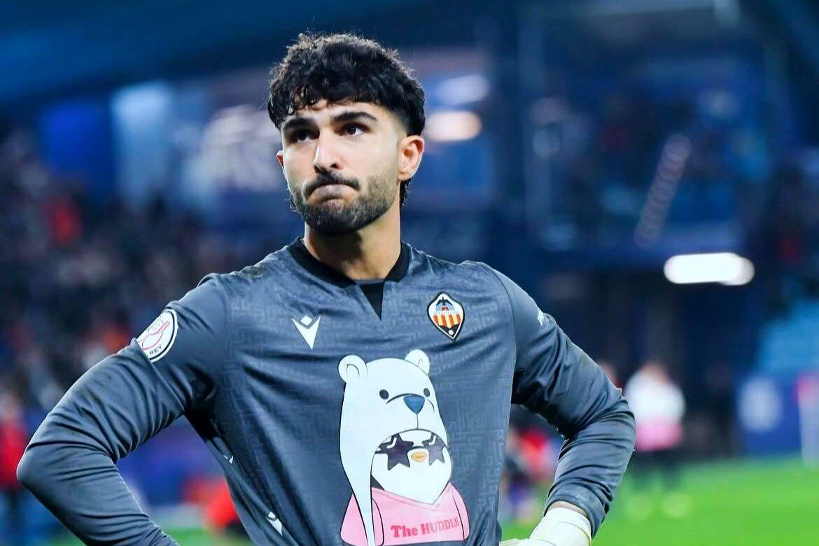 تهران‌گردی عابدزاده و خواهرش در تعطیلات