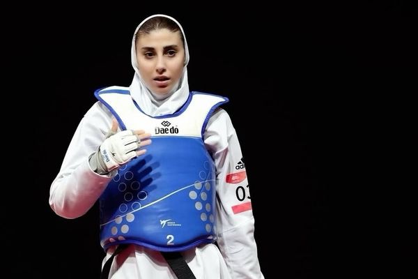 ناهید کیانی را در هتل زندانی کردند؟