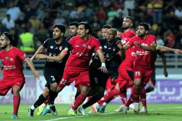 تراکتور هم برابر فولاد متوقف شد