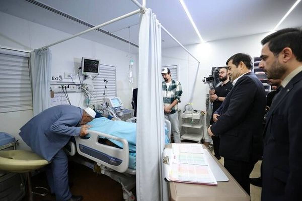 جدیدترین تصاویر از اتاق بیمارستان صابر کاظمی/ وزیر ورزش به عیادت رفت