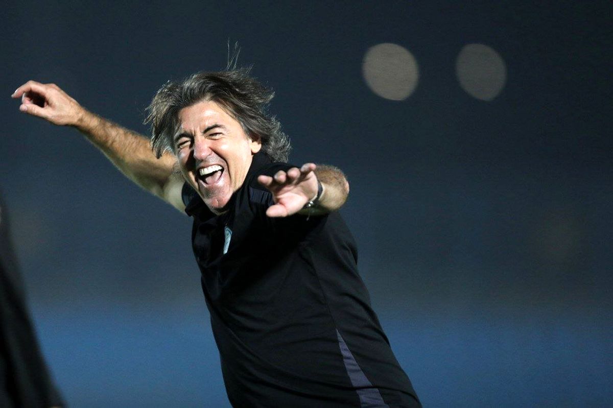 خوشحالترین سرمربی لیگ ایران/ عکس