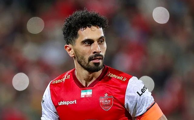 ببینید/ گل اول پرسپولیس به خیبر خرم آباد روی ضربه سر تماشایی امید عالیشاه