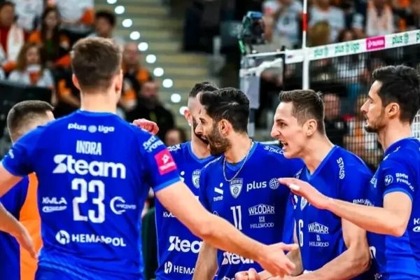 عبادی‌پور در لهستان رهبر شد/ عکس 