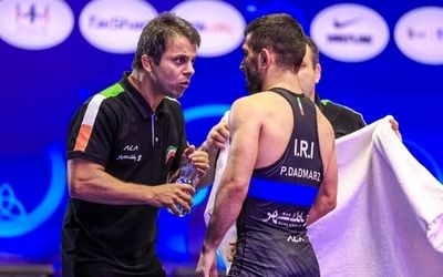 رد پیشنهادهای میلیاردی عربستان و چین از سوی سرمربی تیم ملی کشتی فرنگی ایران


