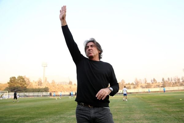 شادی ساپینتو قبل از شروع دربی